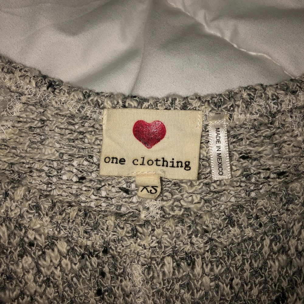 Cute sweater! - Picture 3 of 3